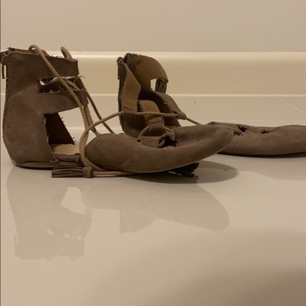 Slippers-Sandals - Picture 2 of 4